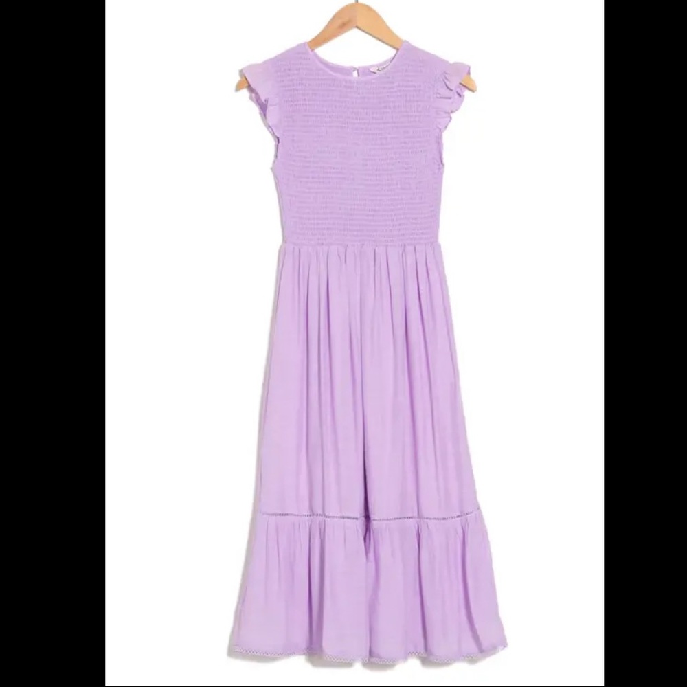 Smocked Cap Sleeve Flounce Midi Dress
NANETTE LEPORE - Size 2